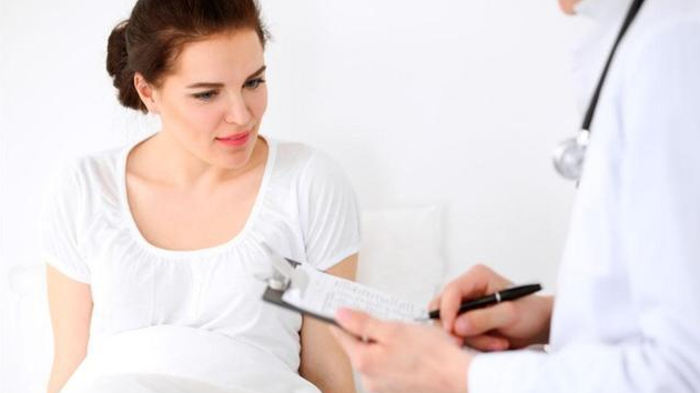 如何做乳房自檢呢？這兩點(diǎn)告訴你